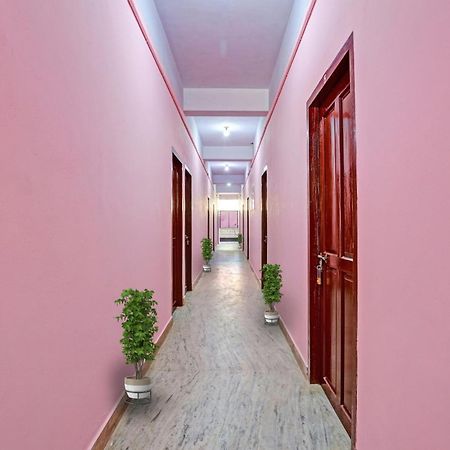 Super Hotel O Bevis Kazhakuttam Bagian luar foto