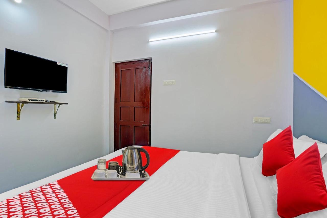Super Hotel O Bevis Kazhakuttam Bagian luar foto