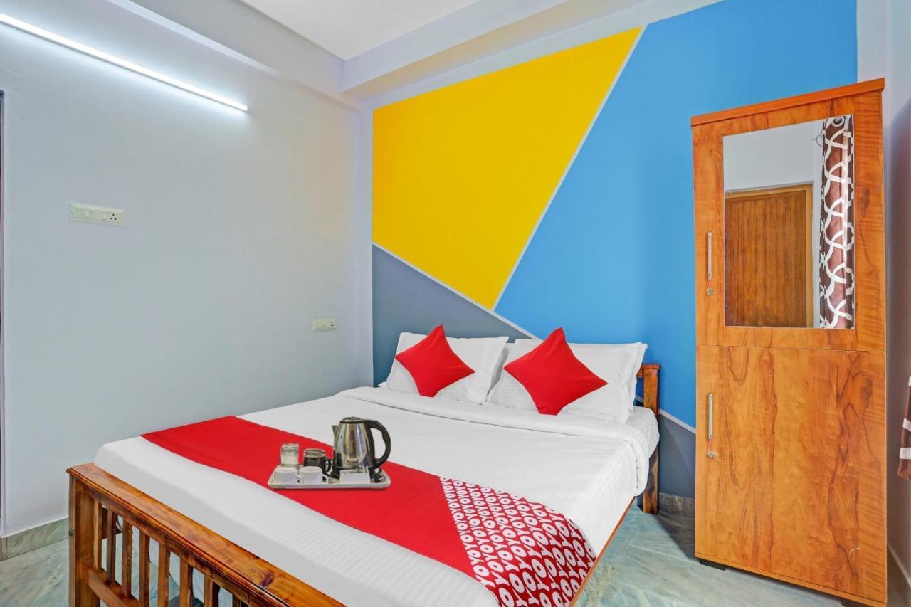 Super Hotel O Bevis Kazhakuttam Bagian luar foto