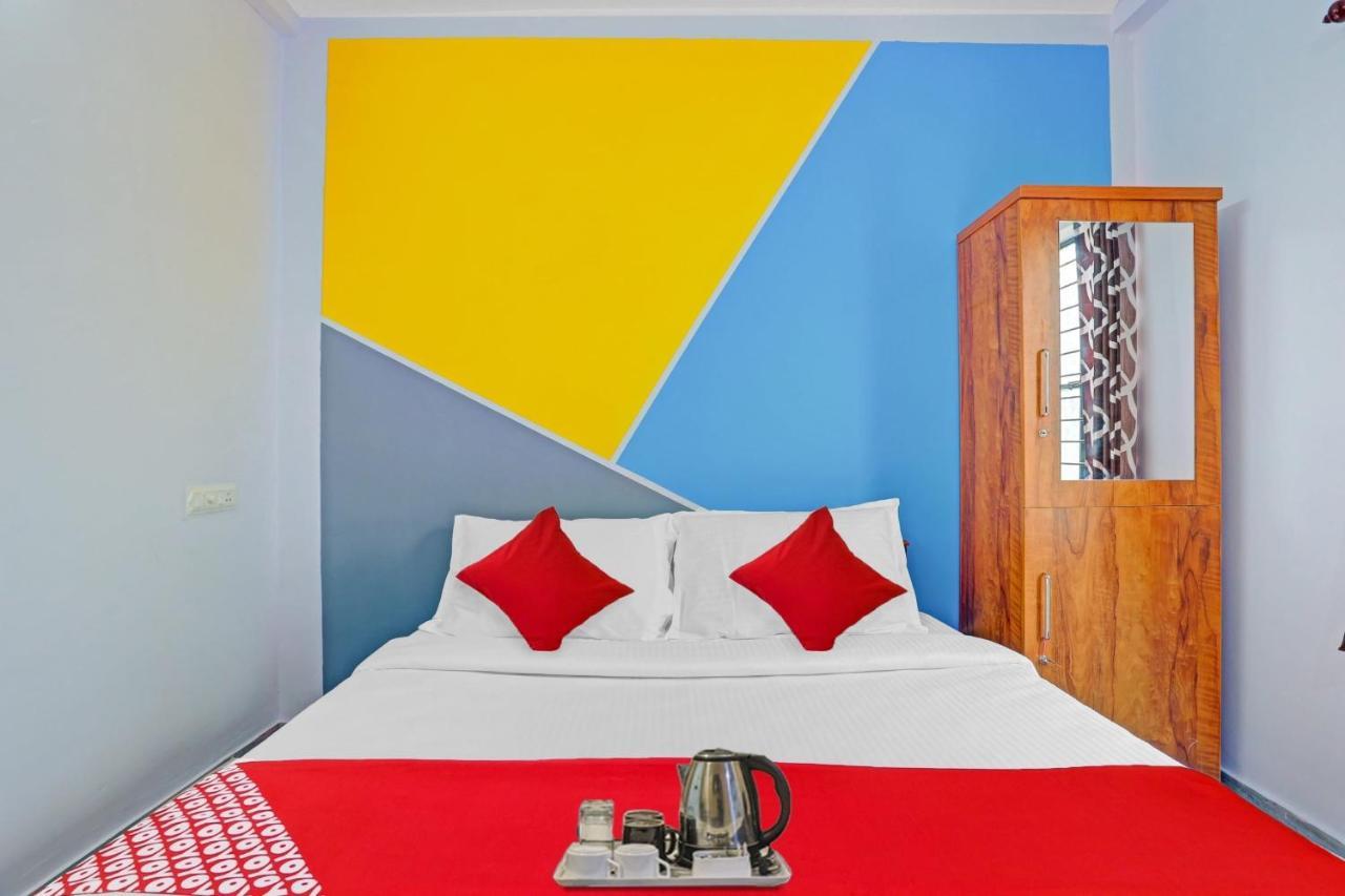 Super Hotel O Bevis Kazhakuttam Bagian luar foto