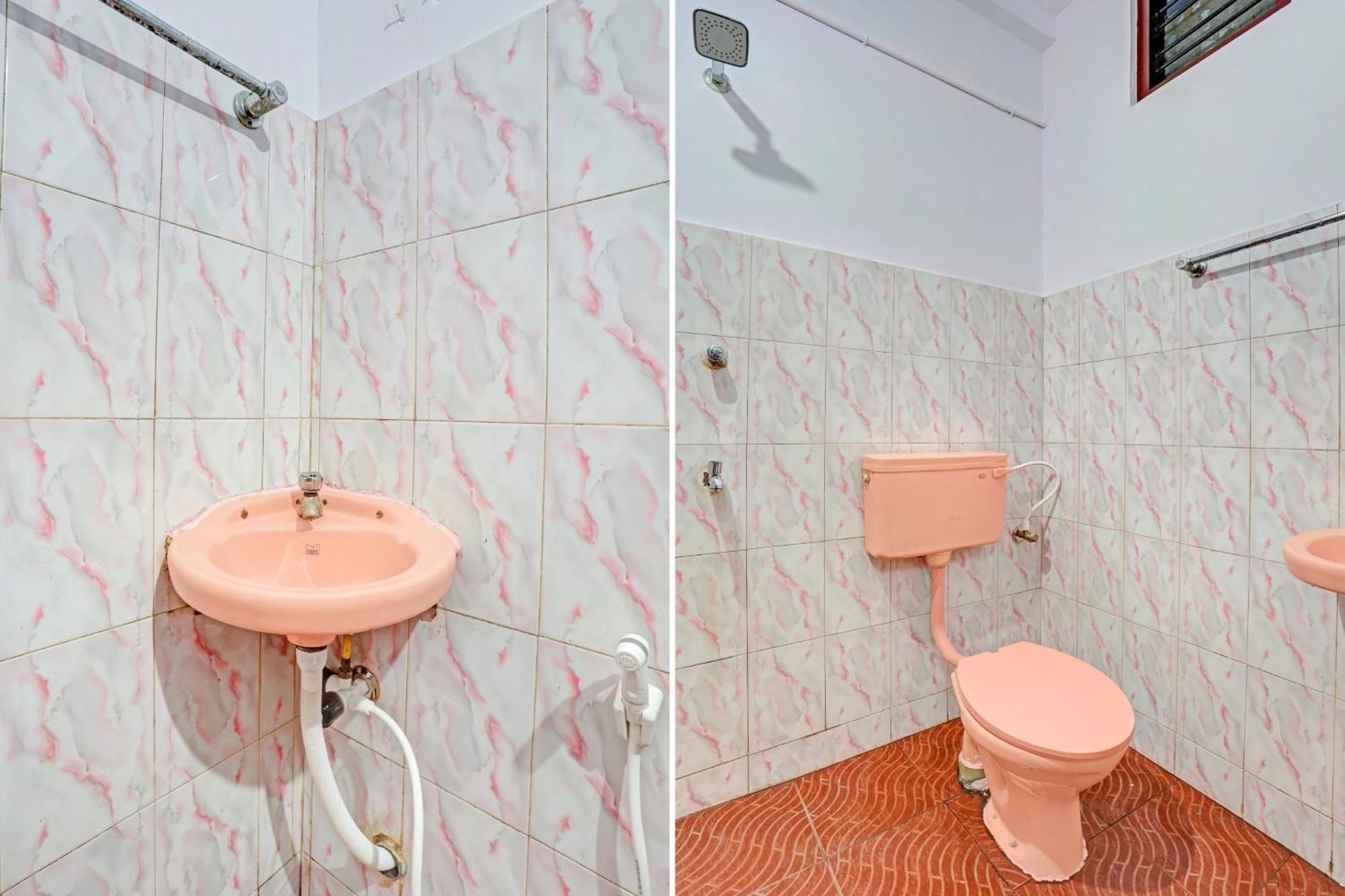 Super Hotel O Bevis Kazhakuttam Bagian luar foto